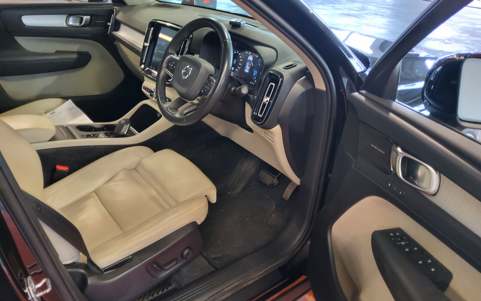 Volvo XC40 D3 DIESEL (150hp) Momentum Auto