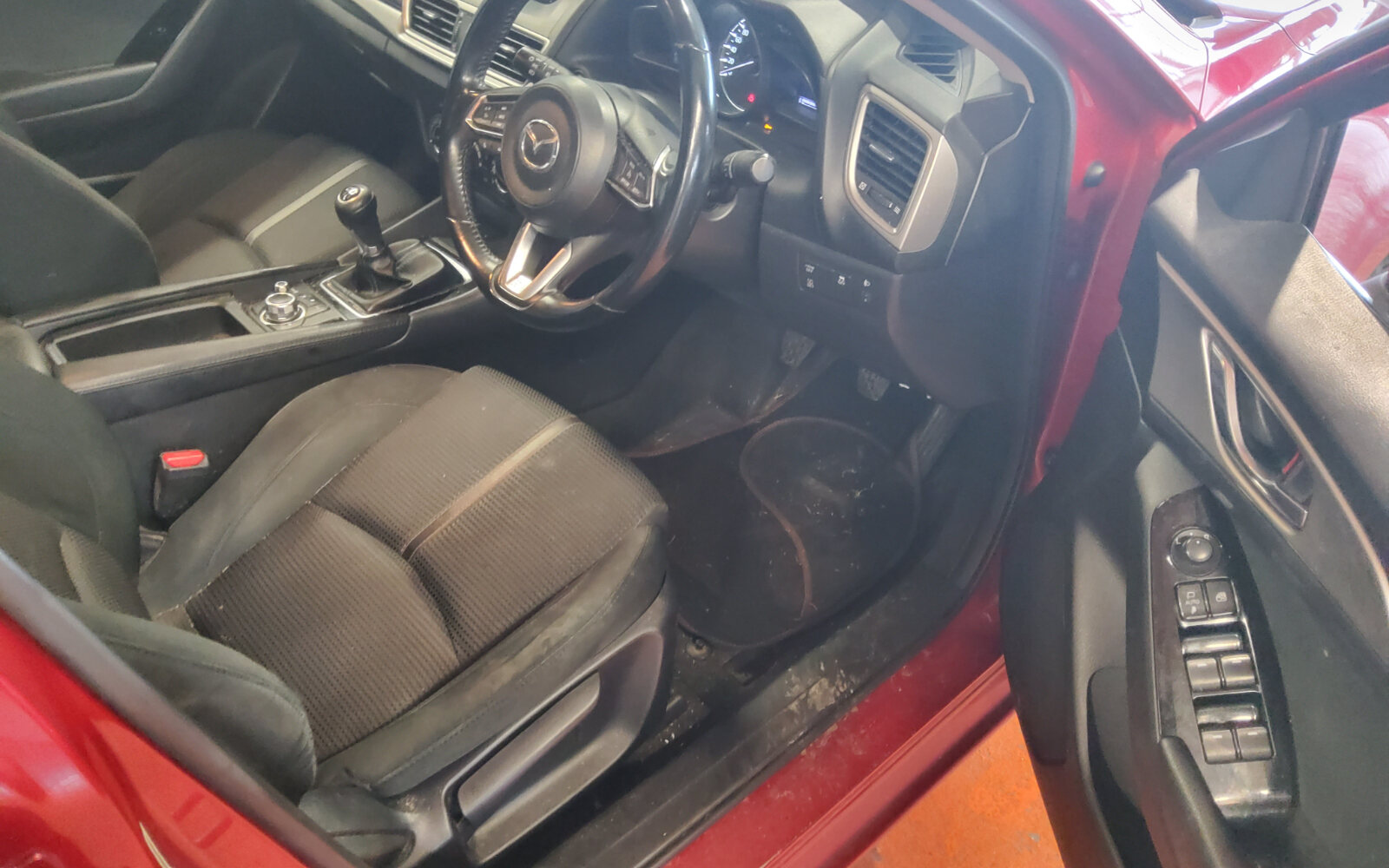 Mazda Mazda3 1.5P 4DR (100ps) EXECUTIVE