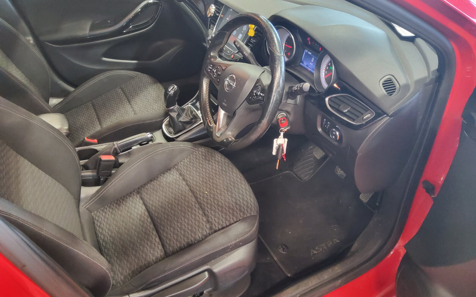 Opel Astra 1.6CDTi 110PS Sri