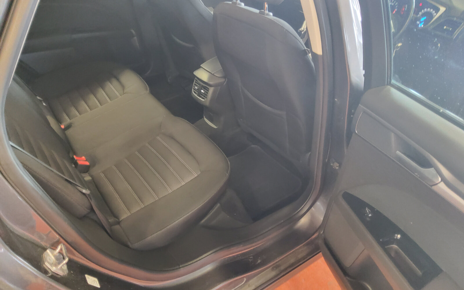 Ford Mondeo 2.0TDCi 150PS Zetec Powershift