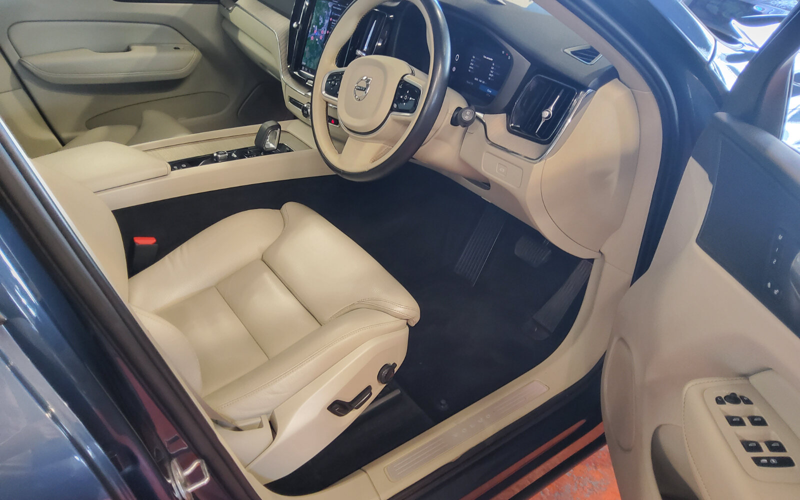 Volvo XC60 B4 diesel MHEV 197hp AT8 Plus Bright