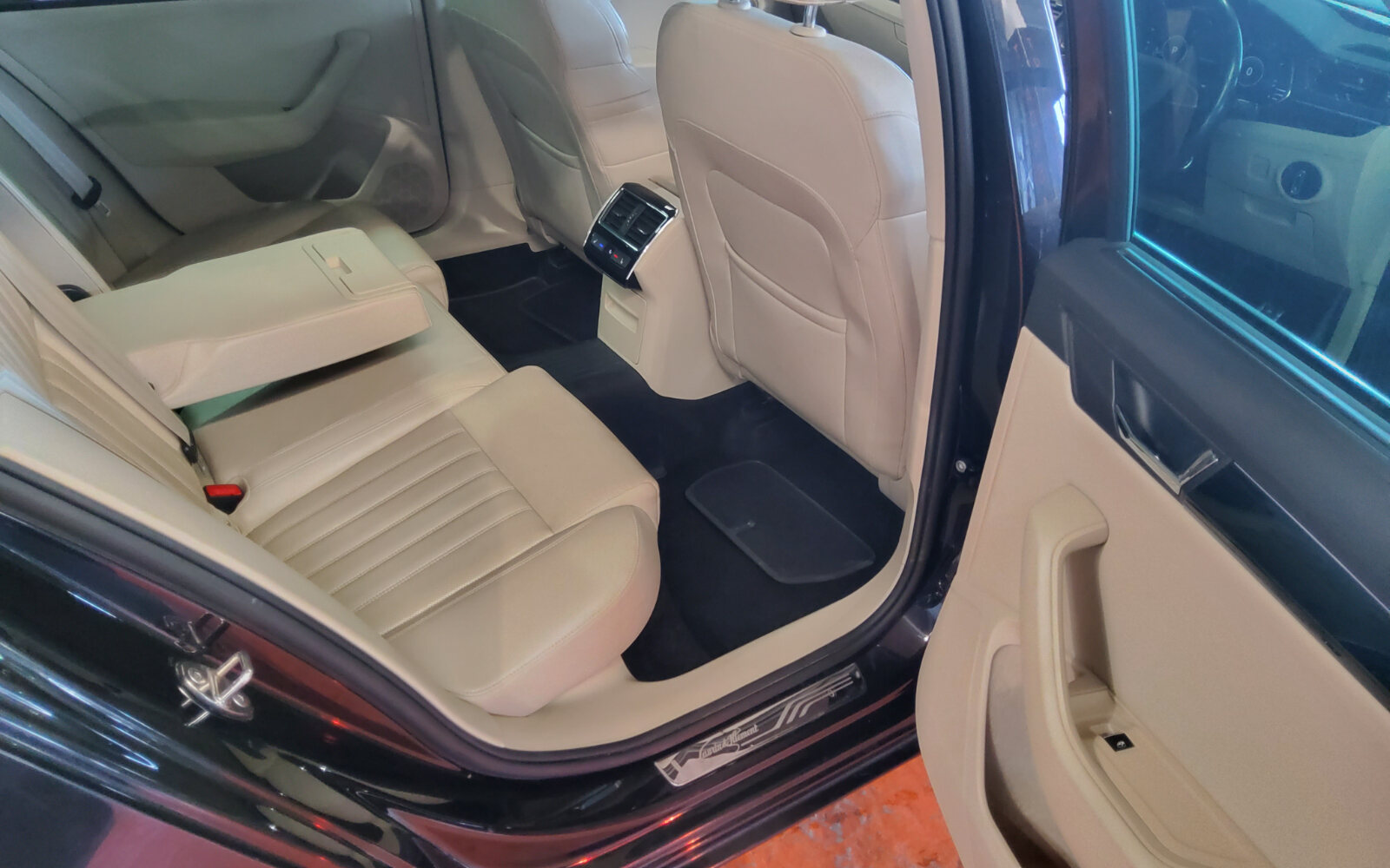 Skoda Superb 2.0 TDI 150bhp DSG L&K