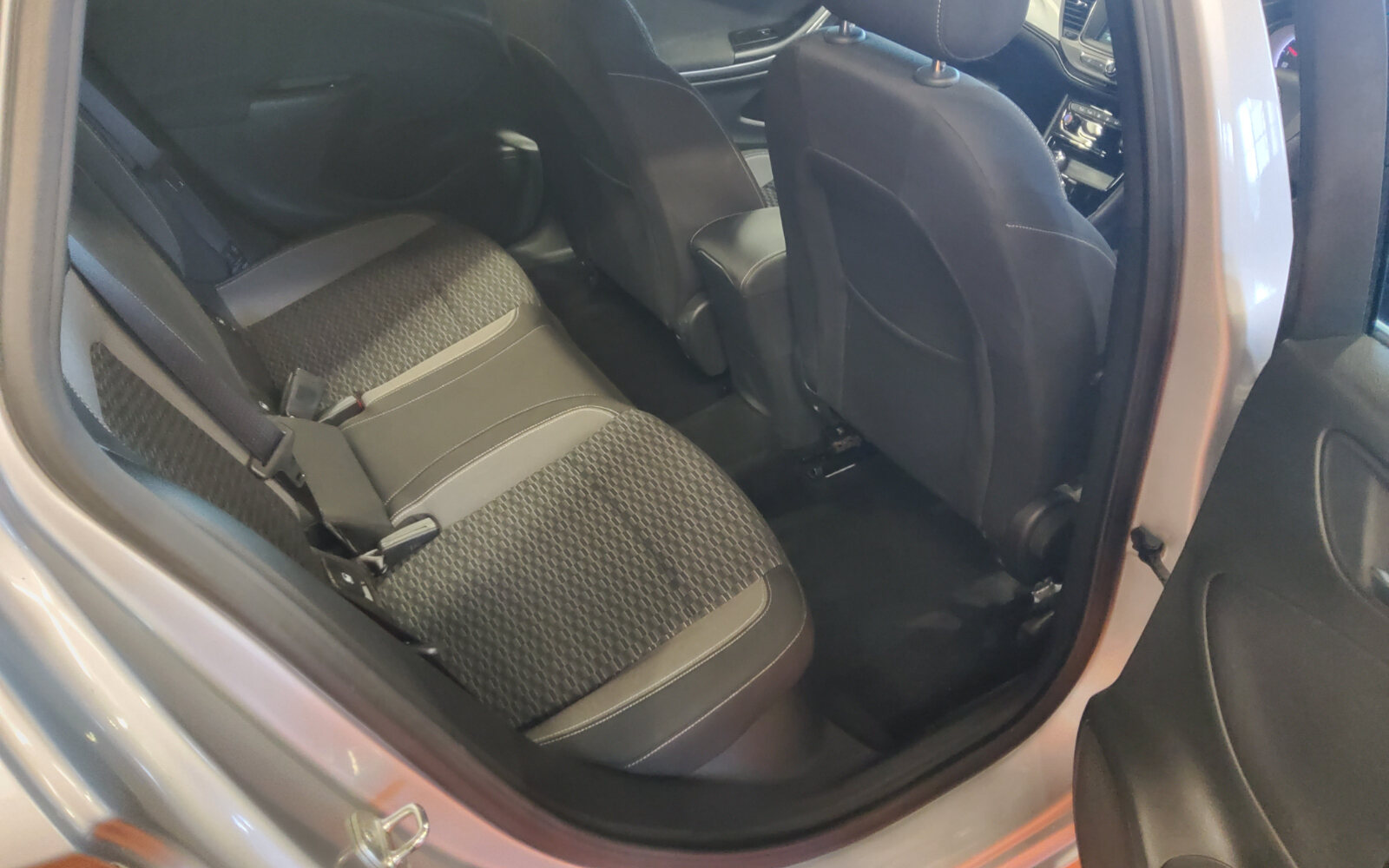 Opel Astra 1.4 Turbo 145PS 7 Speed CVT Auto Sri