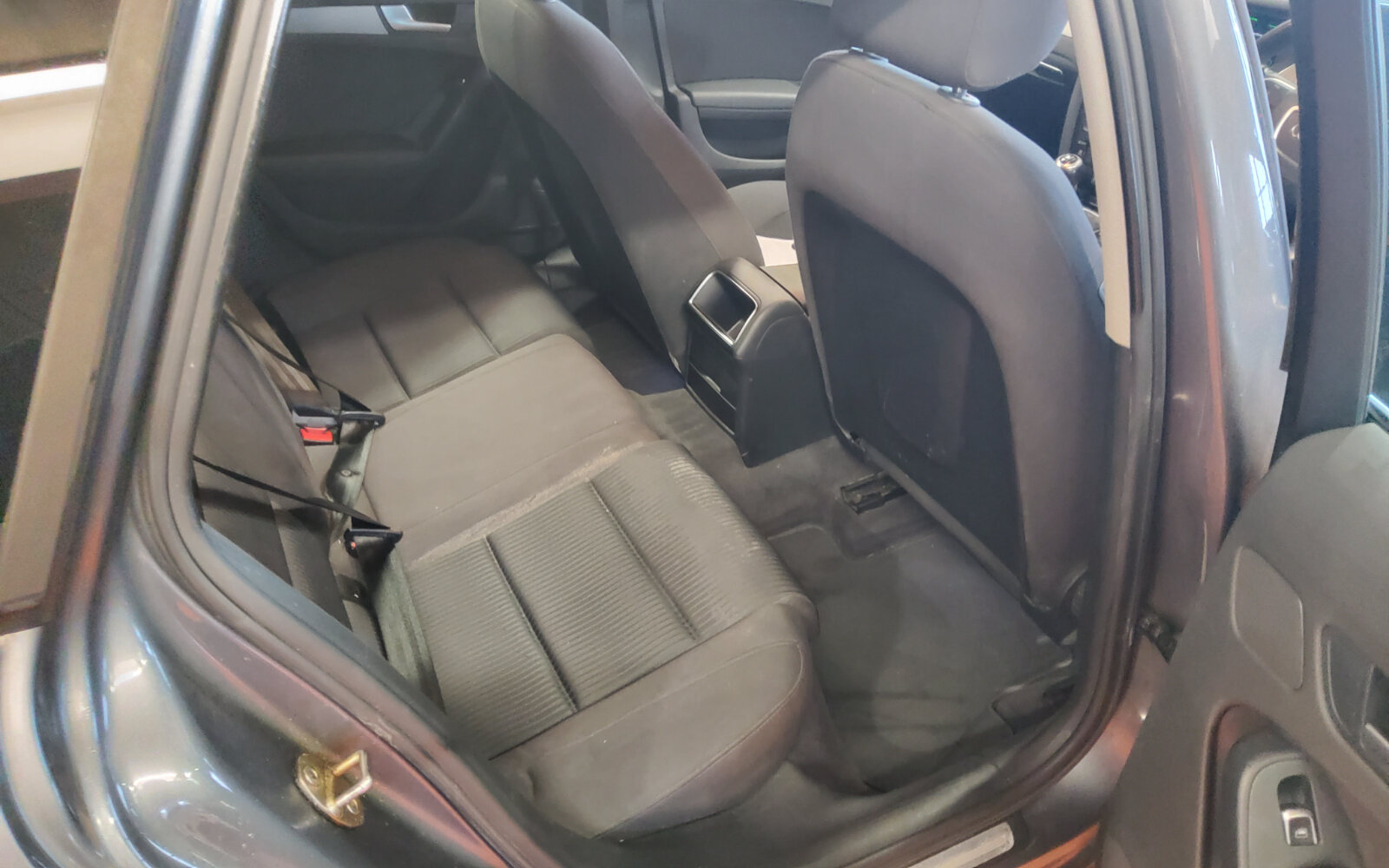 Audi A4 2.0TDI 150HP Attraction Ultra