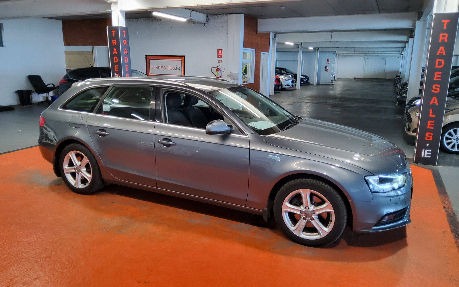 Audi A4 2.0TDI 150HP Attraction Ultra