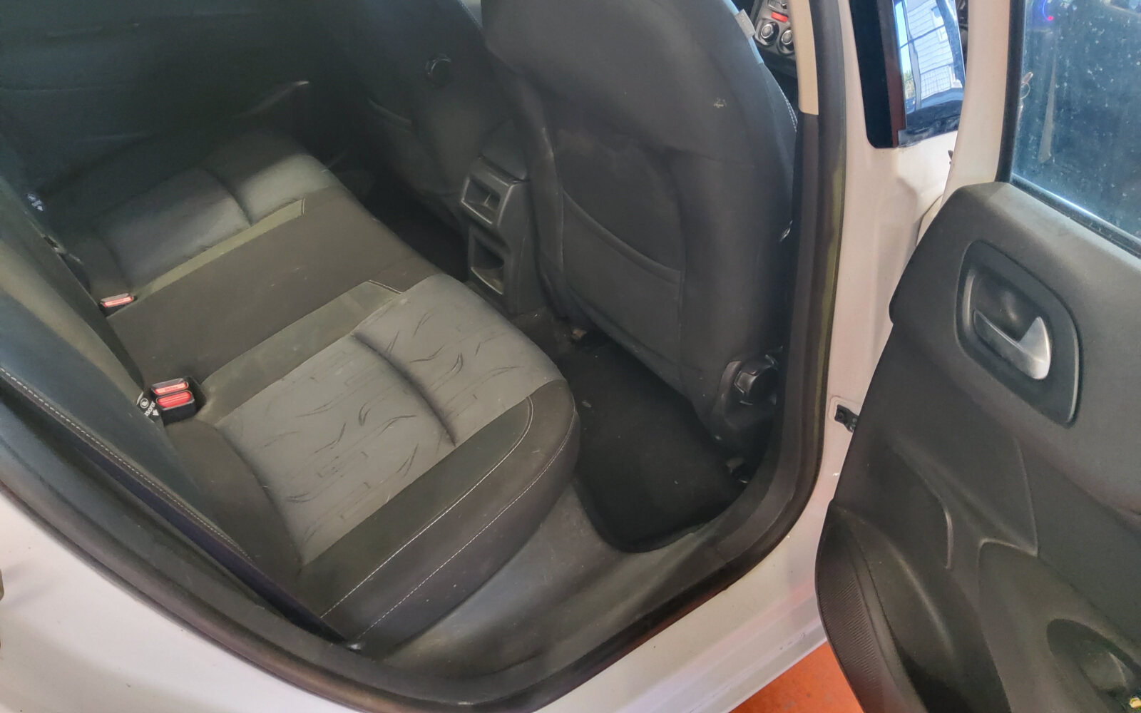 Citroen C4 1.6 e-HDi 115HP Airdream VTR+