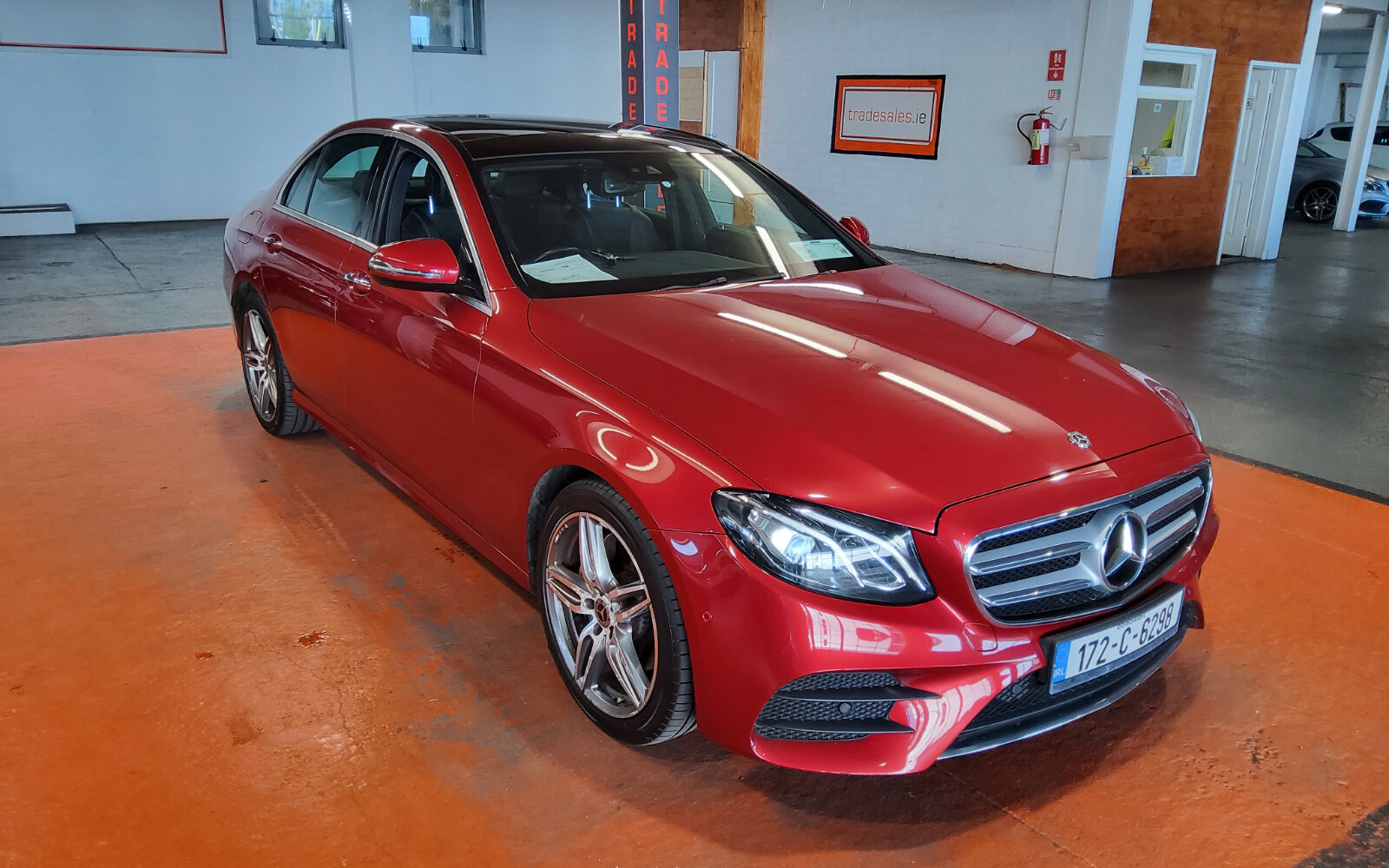 Mercedes-Benz E-Class E 220 D AMG LINE A/T