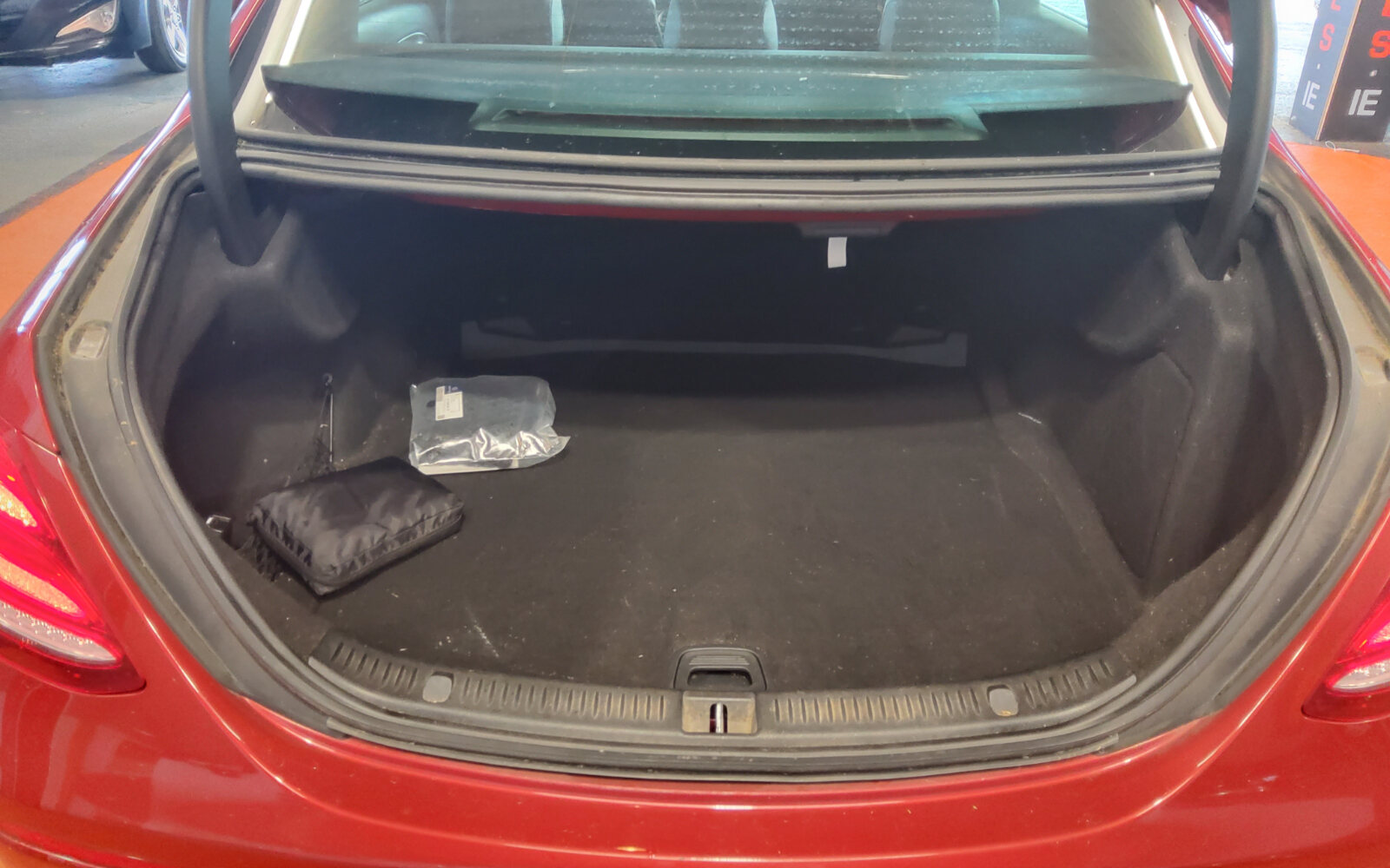 Mercedes-Benz E-Class E 220 D AMG LINE A/T