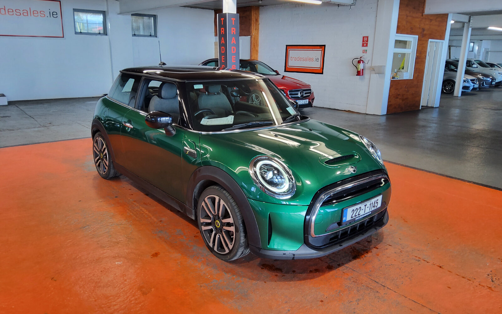 Mini Cooper Electric Resolute