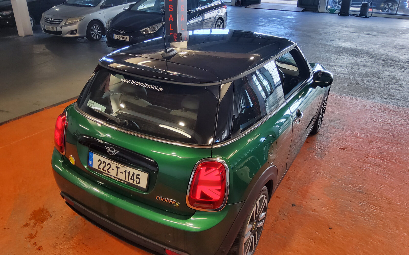 Mini Cooper Electric Resolute