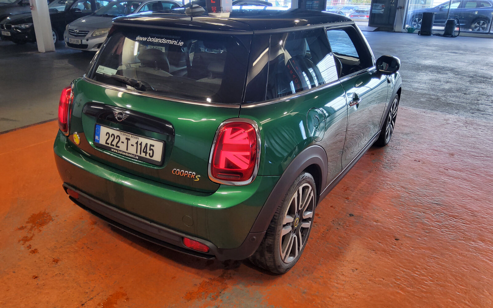 Mini Cooper Electric Resolute