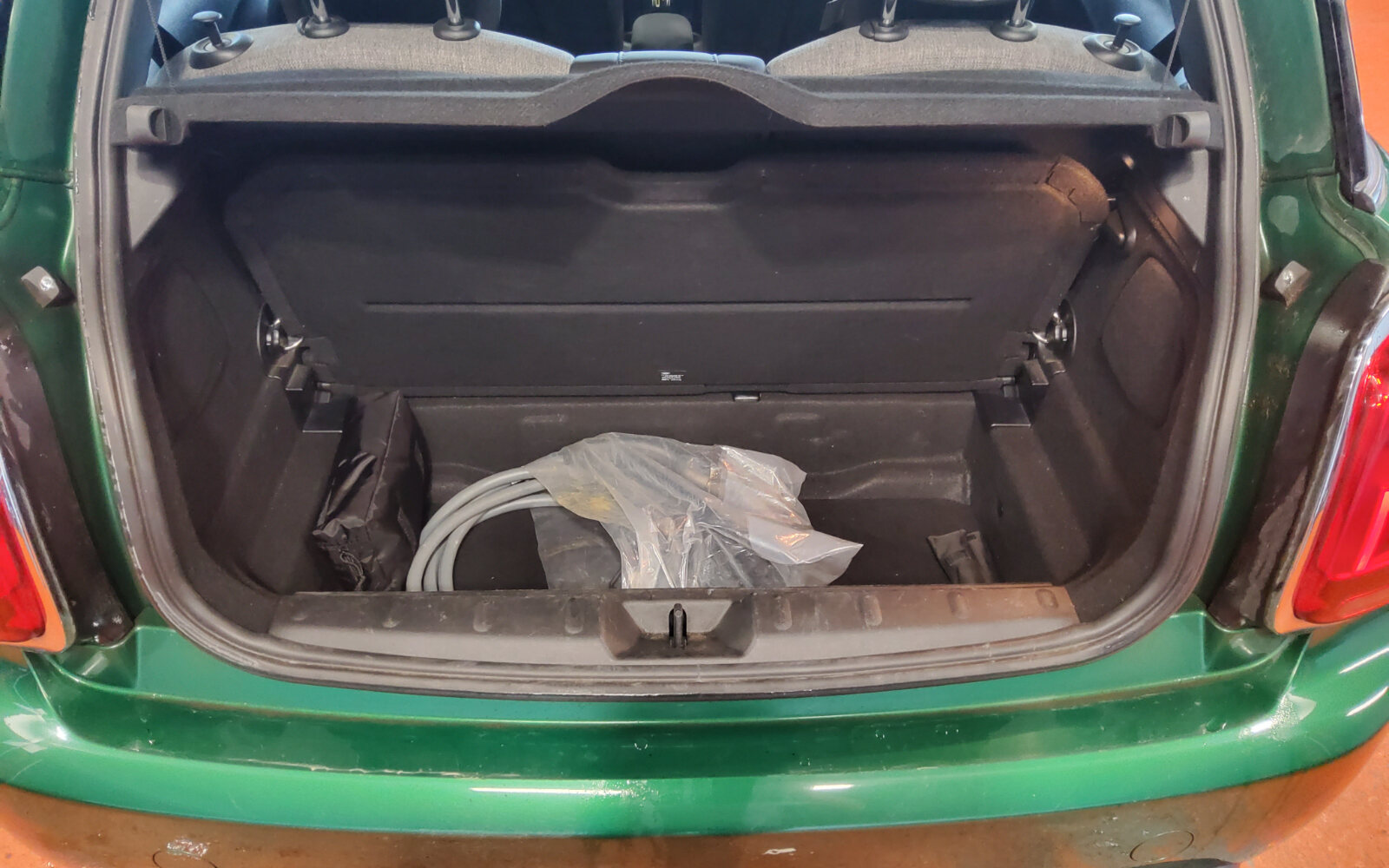 Mini Cooper Electric Resolute