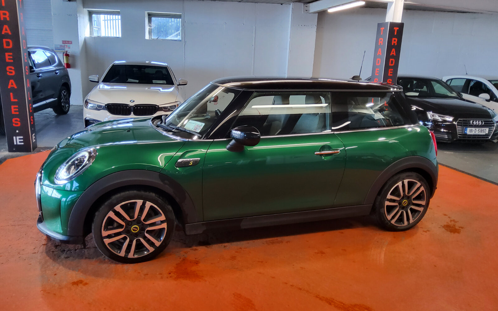 Mini Cooper Electric Resolute