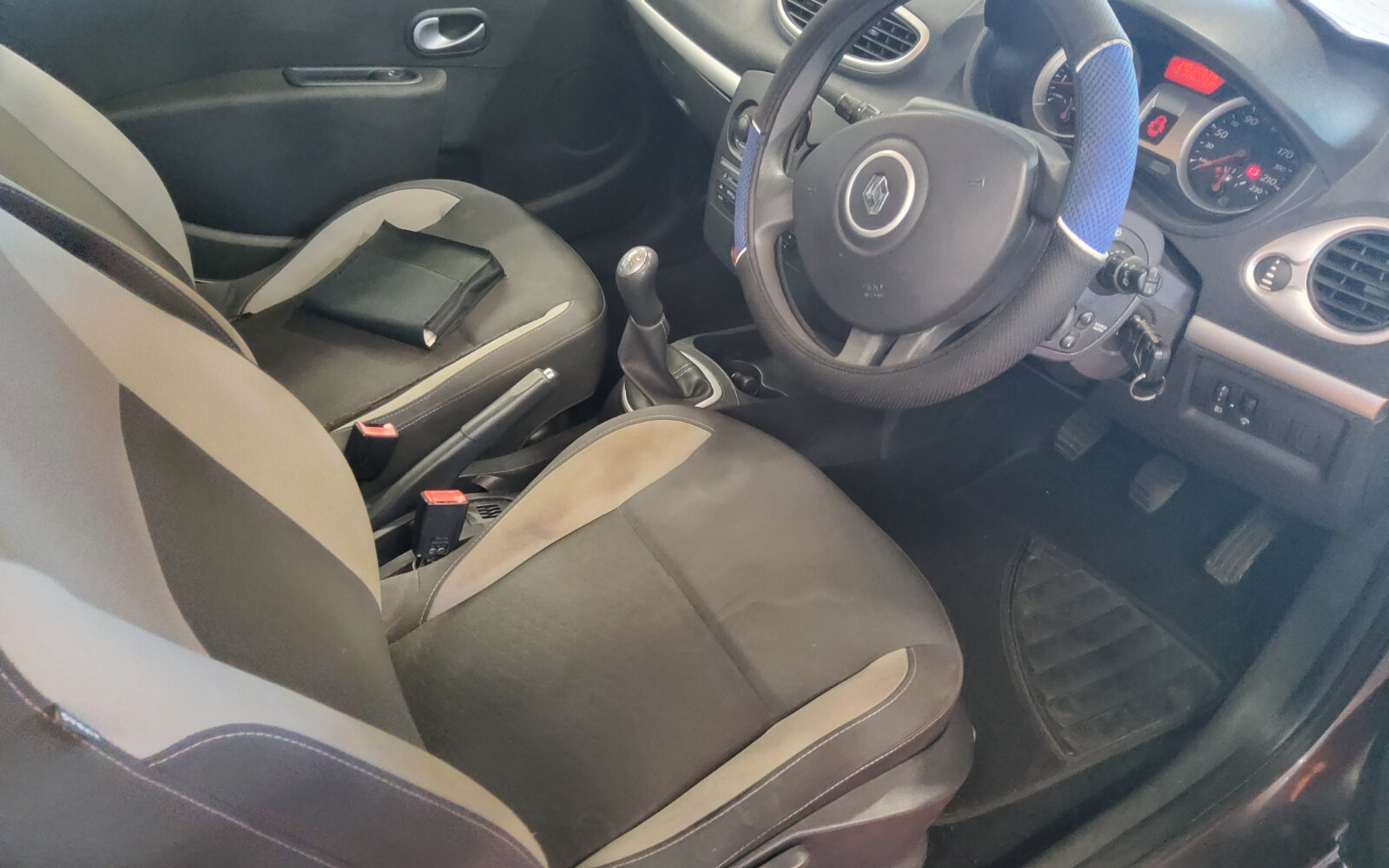 Renault Clio 1.2 16V ETH ROYALE