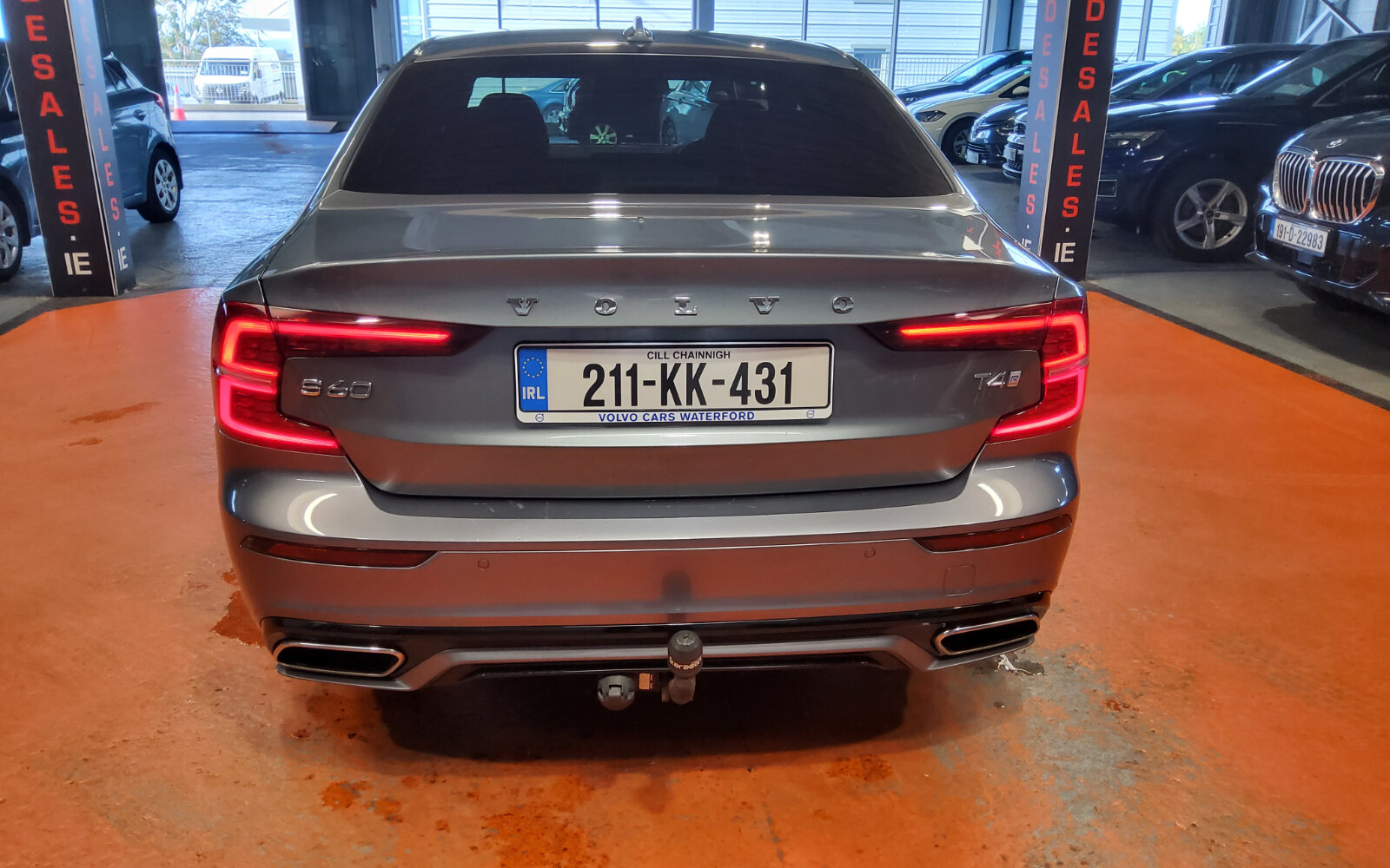 Volvo S60 T4 (190hp) R-Design Automatic