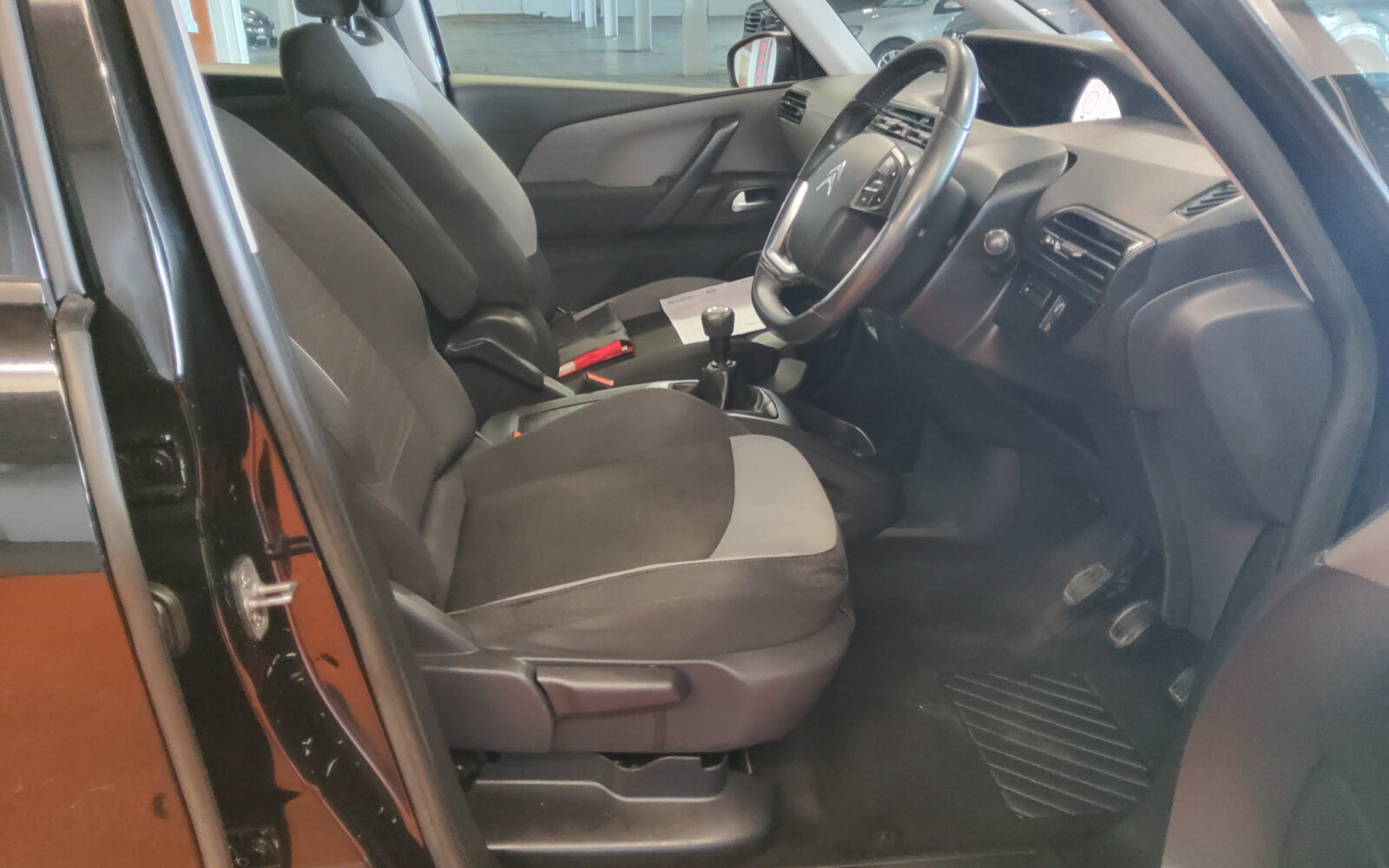 Citroen C4 1.6 e-HDi 115HP Airdream VTR+
