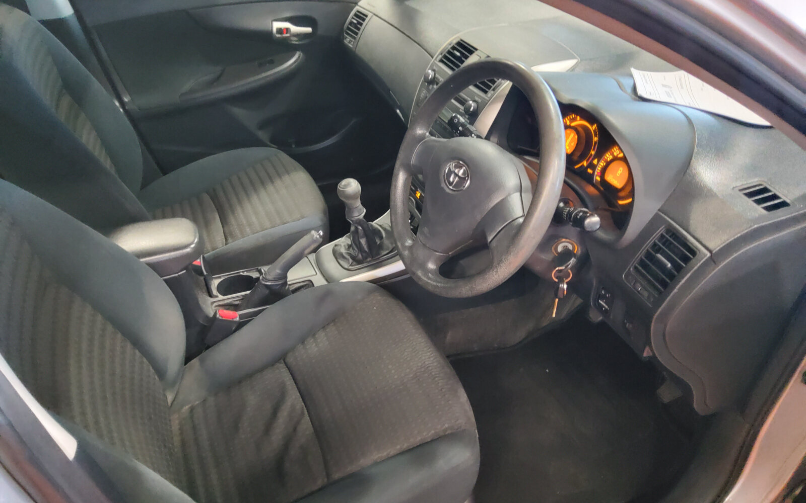 Toyota Corolla 1.4 VVT-i 4Dr Terra