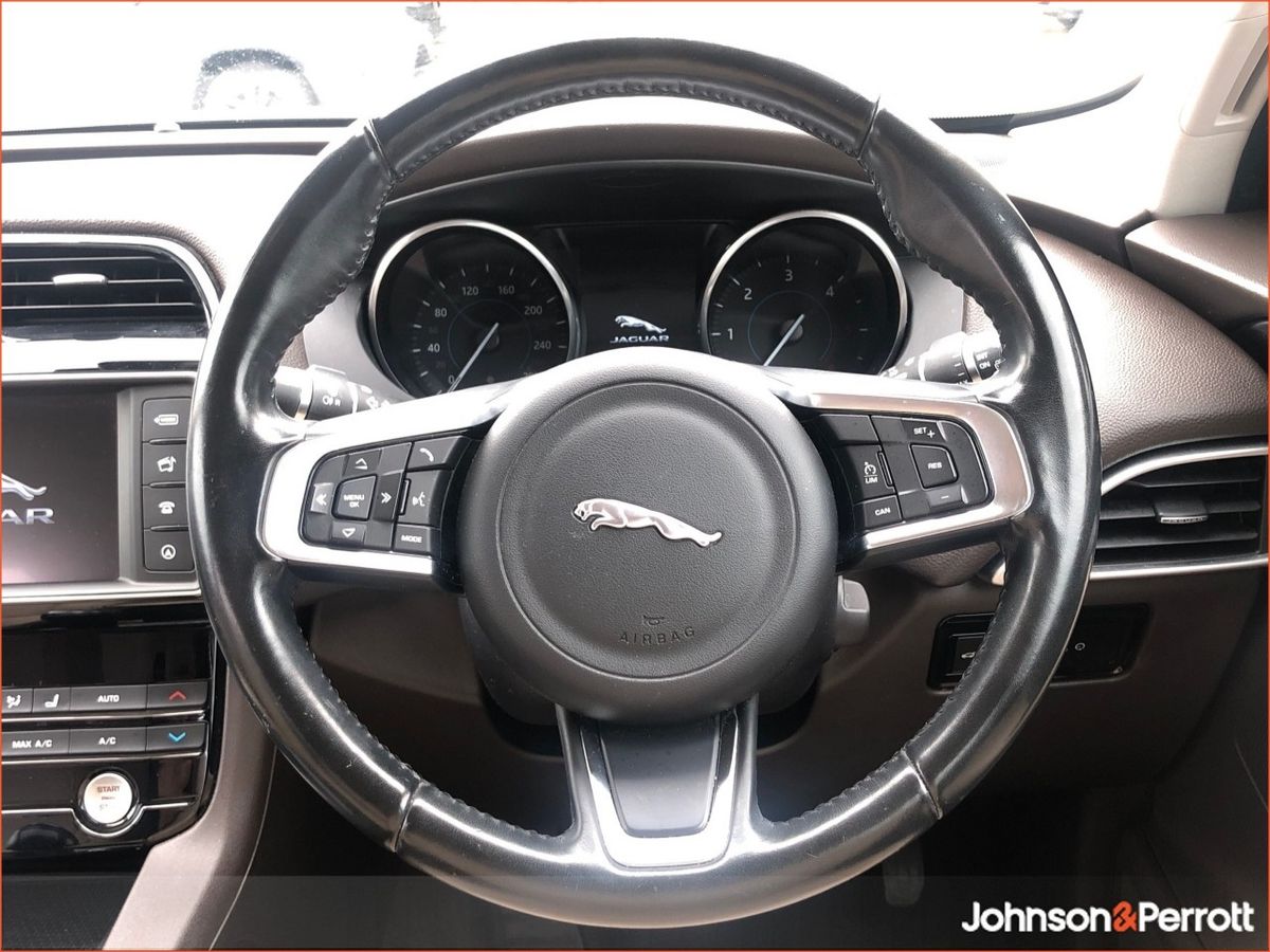 Jaguar F-Pace RWD 2.0 D 163PS Prestige