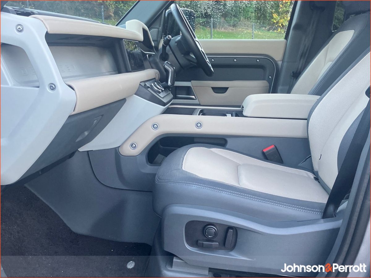 Land Rover Defender 110 2.0 Si4 PHEV S (Land Rover Warranty until 2029)