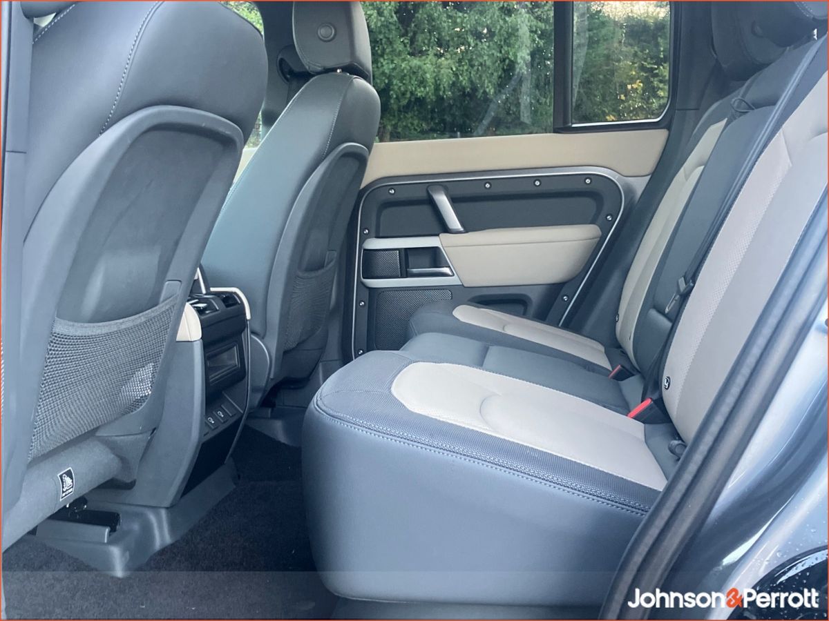 Land Rover Defender 110 2.0 Si4 PHEV S (Land Rover Warranty until 2029)