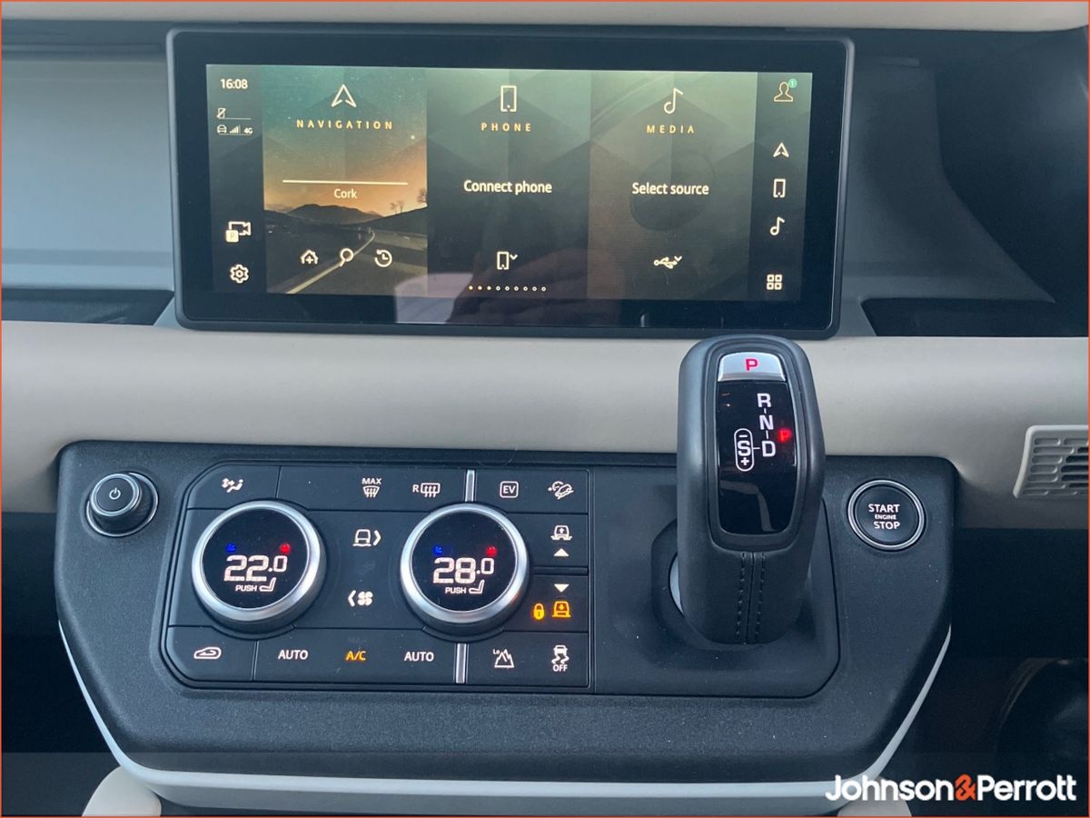 Land Rover Defender 110 2.0 Si4 PHEV S (Land Rover Warranty until 2029)