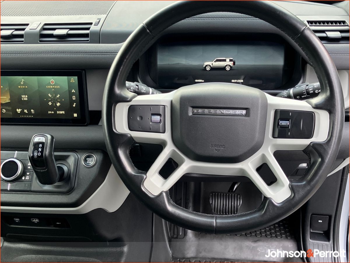 Land Rover Defender DEFENDER 110 3.0 D HARD TOP SE (Remainder of 5 Manufacturer Warranty)