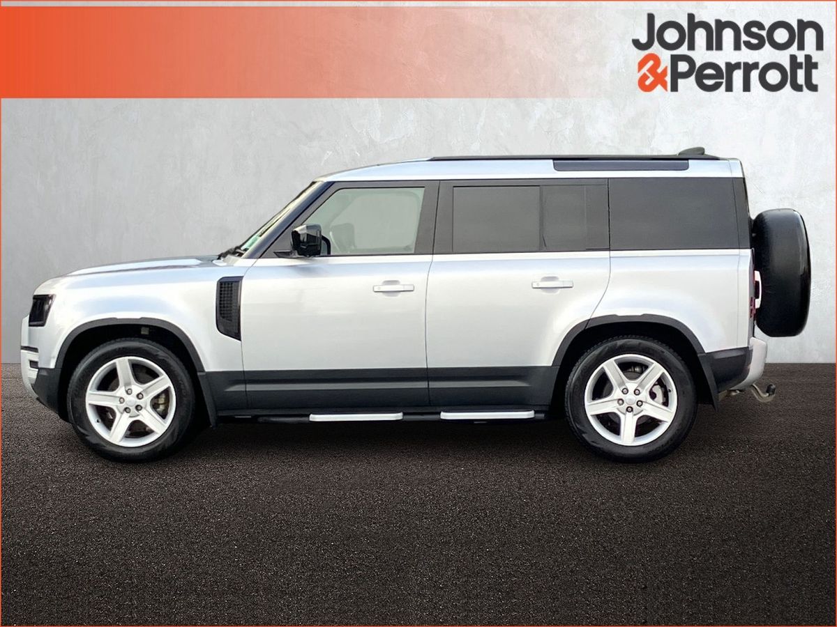 Land Rover Defender DEFENDER 110 3.0 D HARD TOP SE (Remainder of 5 Manufacturer Warranty)