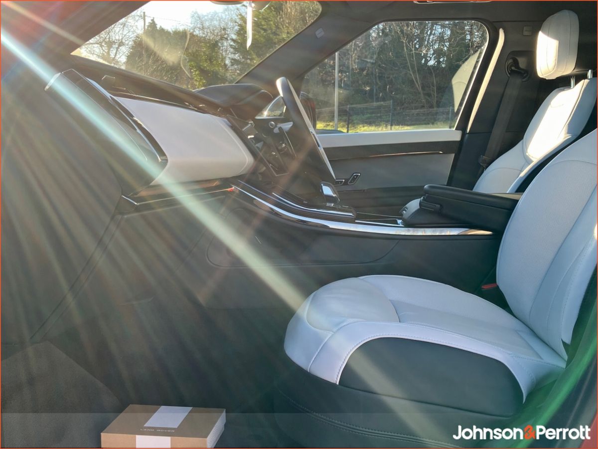 Land Rover Range Rover Sport 3.0 Si4 PHEV 460PS AWD Auto Dynamic SE (Land Rover Warranty until 2029)