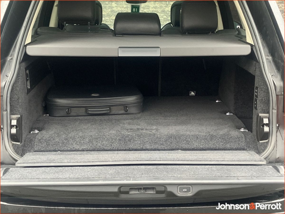 Land Rover Range Rover R Rover Westmnstr Blck P400 e A  Westminster Black  P400 e Si4 Ingenium 300BHP /105 kw 13.1 kWh PHEV Auto Start/Stop