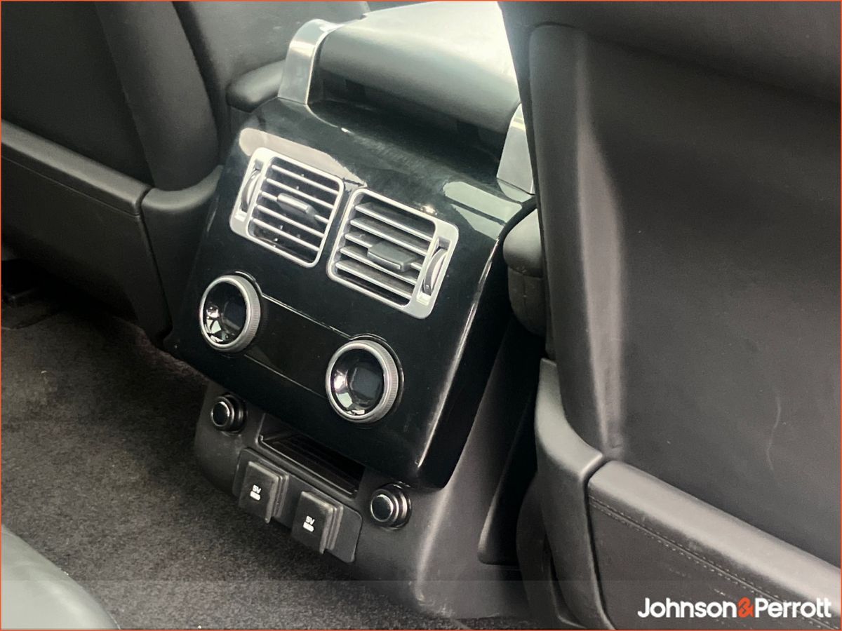 Land Rover Range Rover R Rover Westmnstr Blck P400 e A  Westminster Black  P400 e Si4 Ingenium 300BHP /105 kw 13.1 kWh PHEV Auto Start/Stop