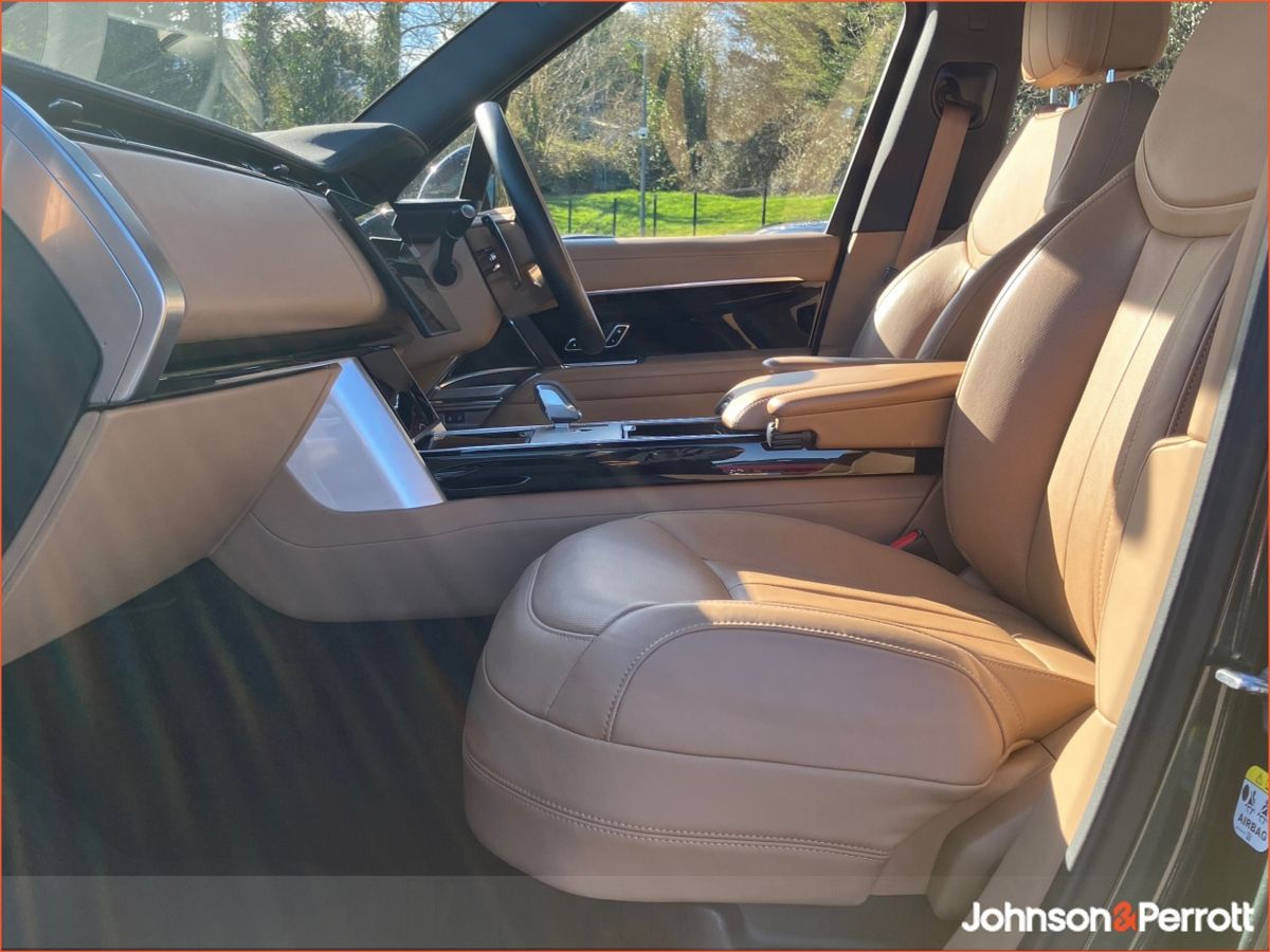 Land Rover Range Rover SWB 3.0 I6 PHEV SE   (Remainder of Manufatturer Warranty)