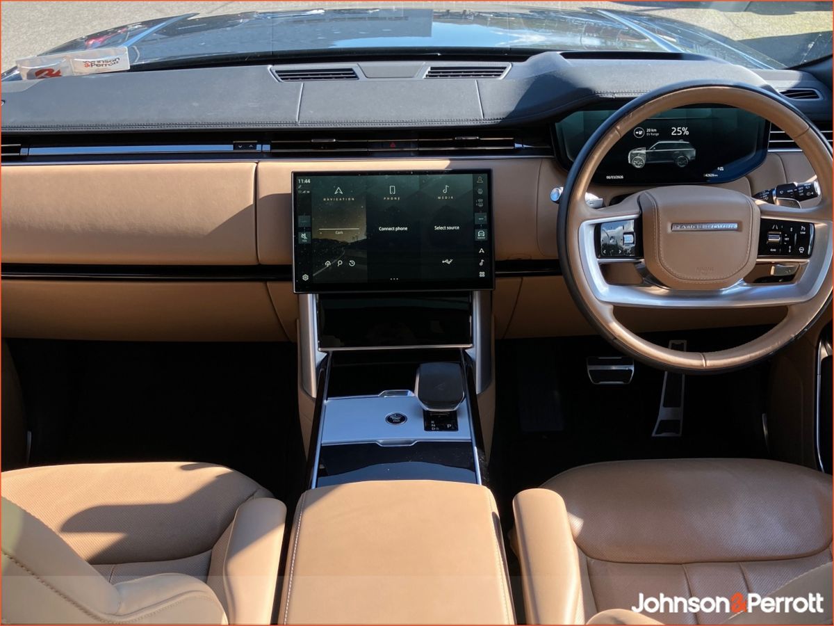 Land Rover Range Rover SWB 3.0 I6 PHEV SE   (Remainder of Manufatturer Warranty)