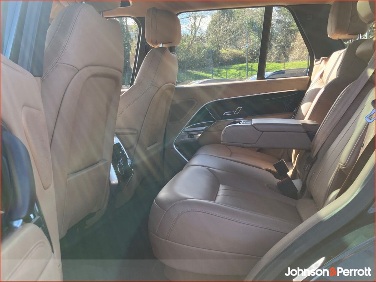 Land Rover Range Rover SWB 3.0 I6 PHEV SE   (Remainder of Manufatturer Warranty)