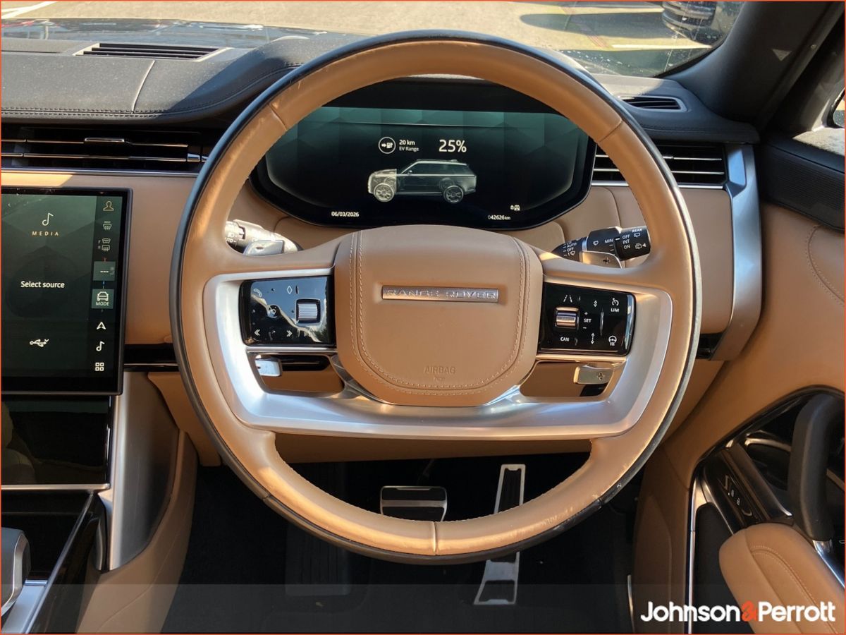 Land Rover Range Rover SWB 3.0 I6 PHEV SE   (Remainder of Manufatturer Warranty)