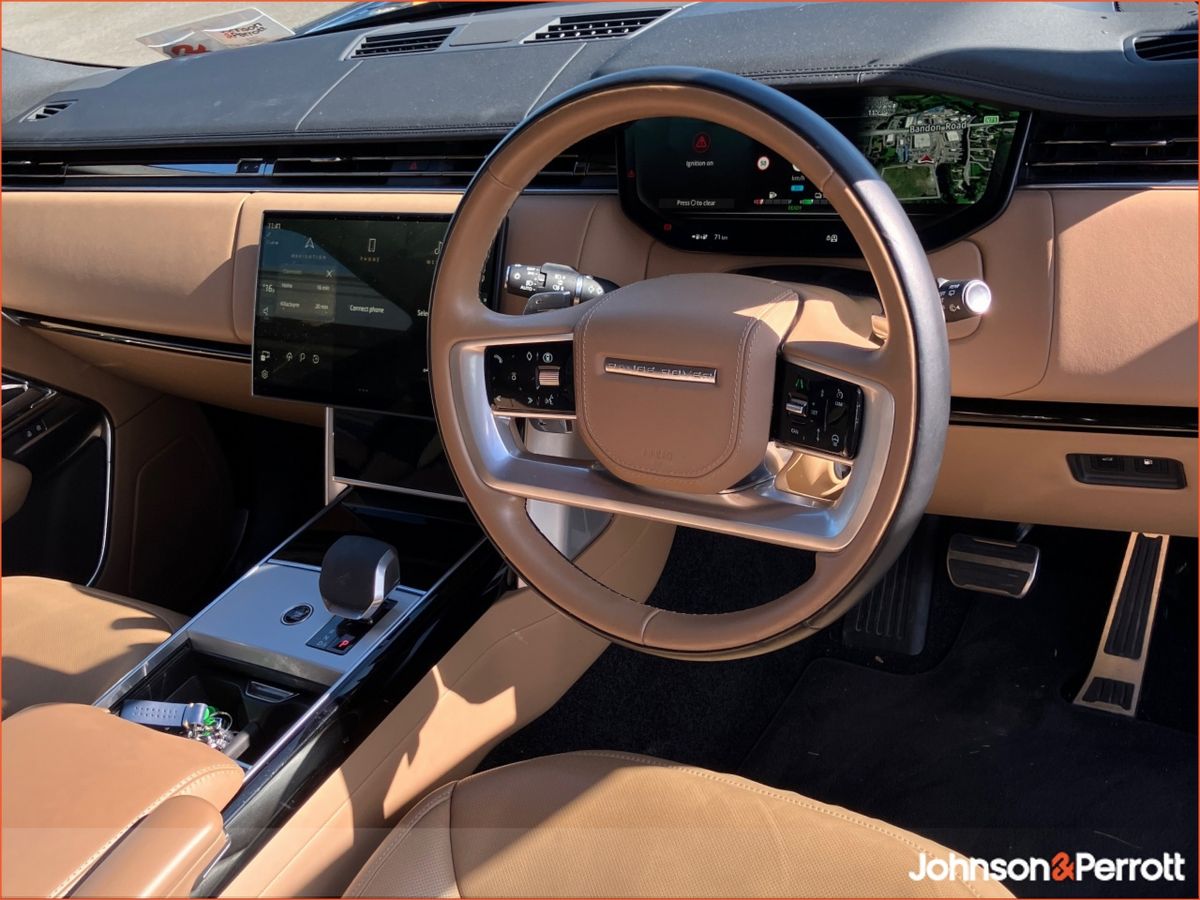 Land Rover Range Rover SWB 3.0 I6 PHEV SE   (Remainder of Manufatturer Warranty)