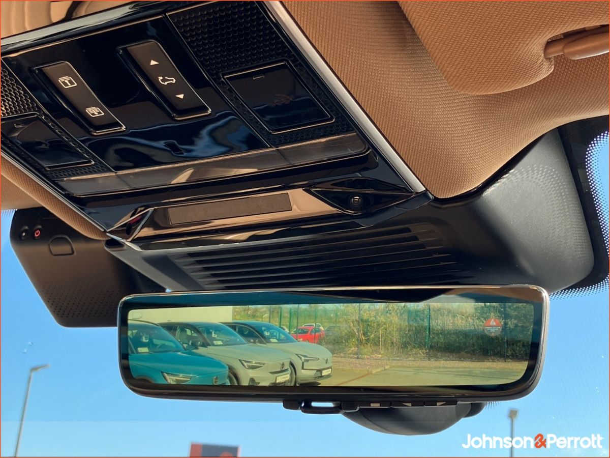 Land Rover Range Rover SWB 3.0 I6 PHEV SE   (Remainder of Manufatturer Warranty)