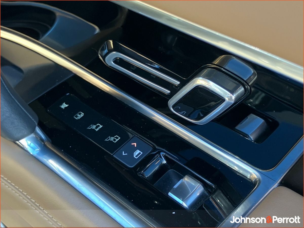 Land Rover Range Rover SWB 3.0 I6 PHEV SE   (Remainder of Manufatturer Warranty)