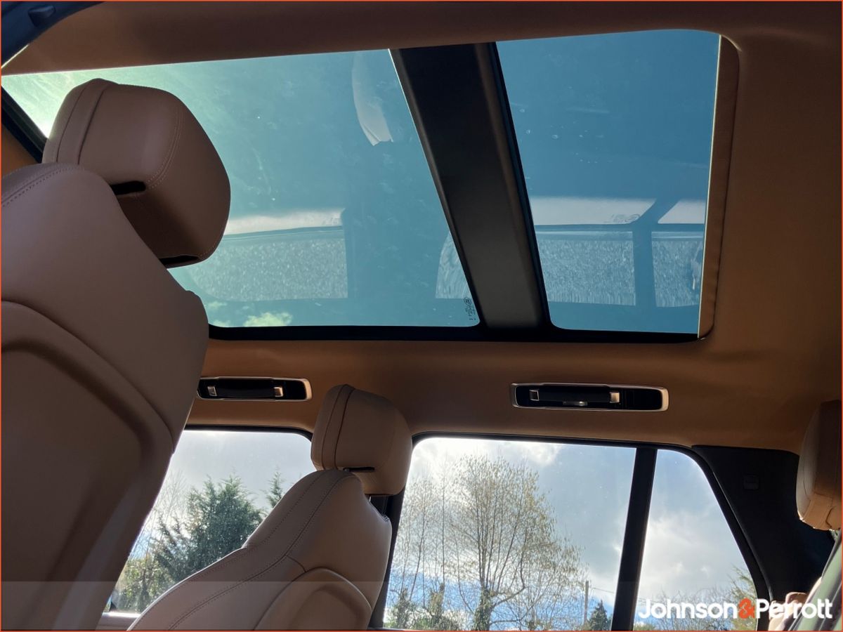 Land Rover Range Rover SWB 3.0 I6 PHEV SE   (Remainder of Manufatturer Warranty)