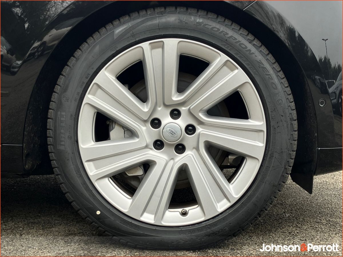 Land Rover Range Rover SWB 3.0 I6 PHEV SE  (Remainder of Manufatturer Warranty)