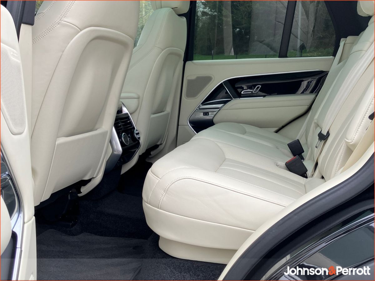 Land Rover Range Rover SWB 3.0 I6 PHEV HSE  (Remainder of Manufacturer Warranty)
