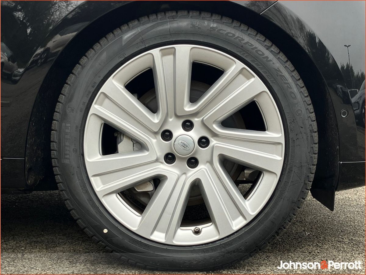 Land Rover Range Rover SWB 3.0 I6 PHEV HSE  (Remainder of Manufacturer Warranty)