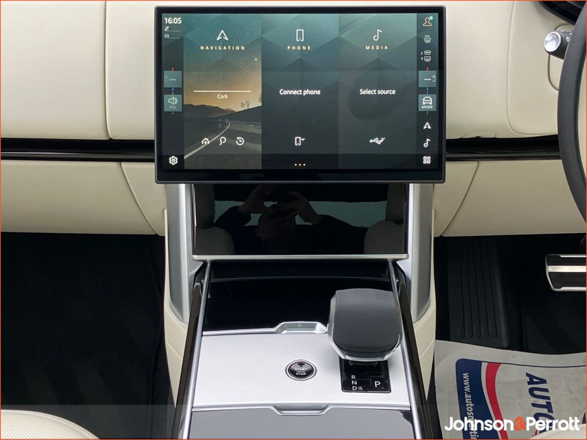 Land Rover Range Rover SWB 3.0 I6 PHEV HSE  (Remainder of Manufacturer Warranty)