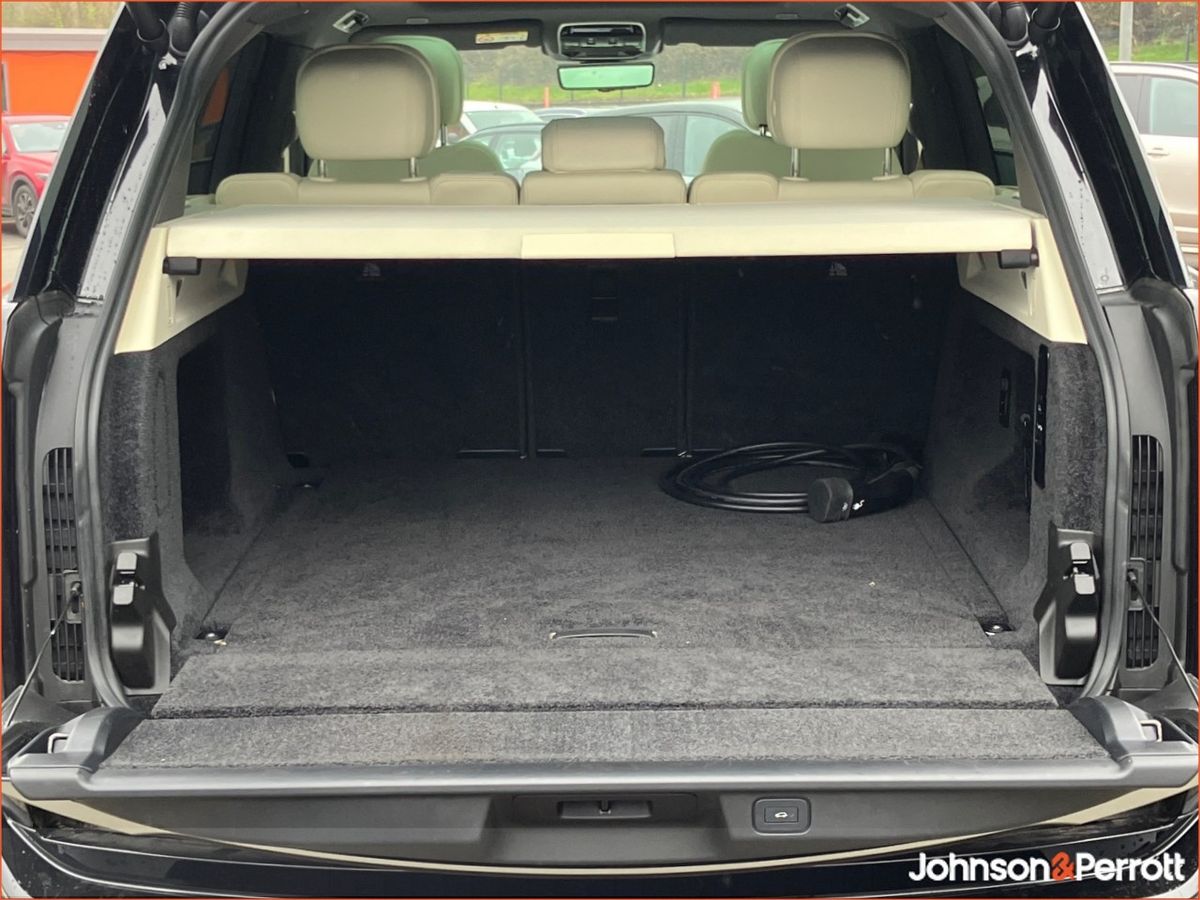 Land Rover Range Rover SWB 3.0 I6 PHEV HSE  (Remainder of Manufacturer Warranty)