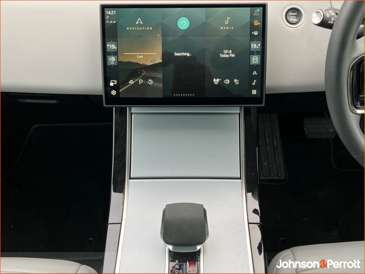 Land Rover Range Rover Evoque 1.5 I3 PHEV 269 PS S  (Remainder of Manufatturer Warranty)