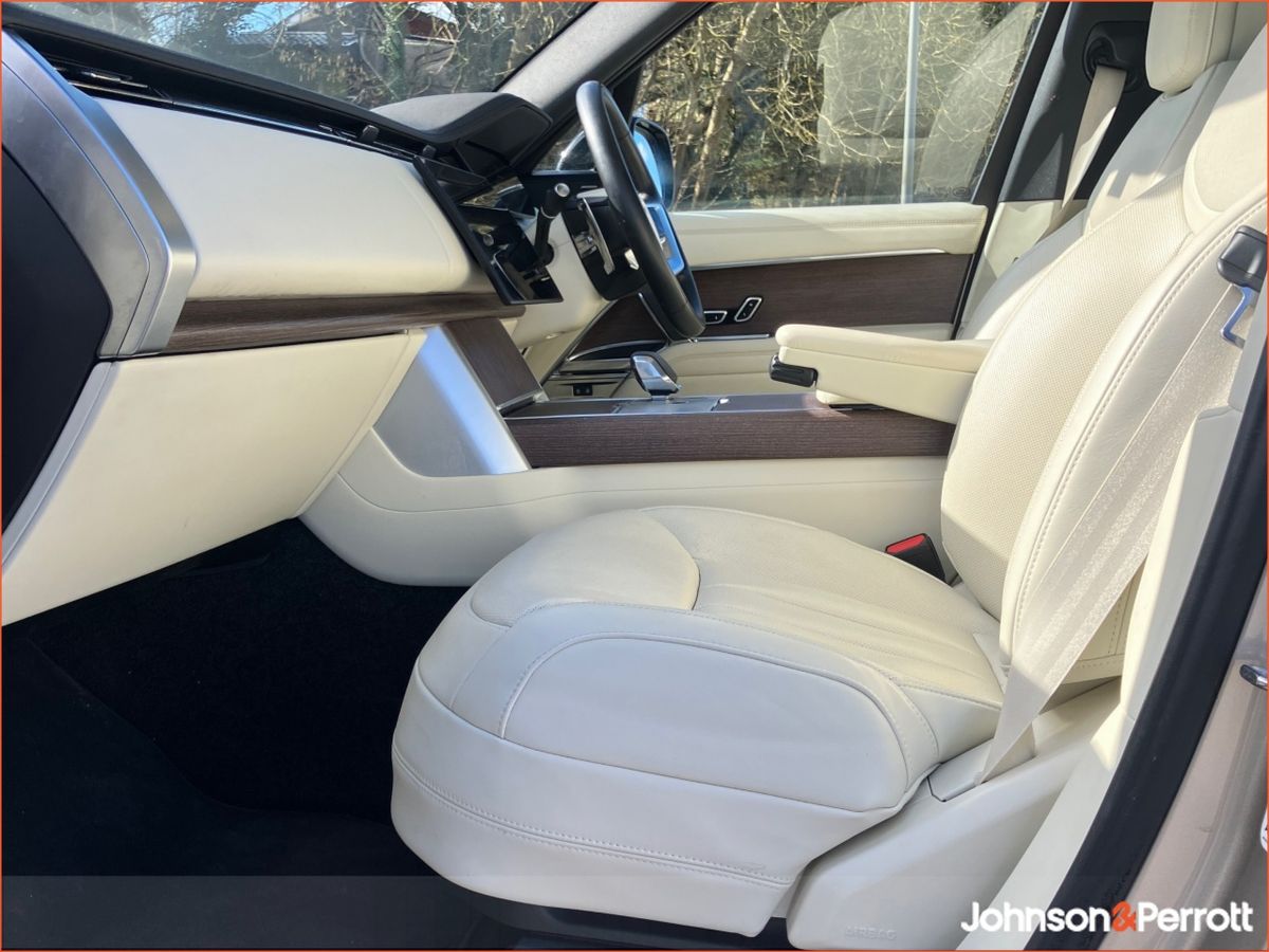 Land Rover Range Rover 3.0 Si4 PHEV 460PS AWD Auto SE (Remainder of Manufacturer Warranty)