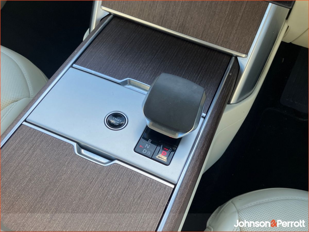 Land Rover Range Rover 3.0 Si4 PHEV 460PS AWD Auto SE (Remainder of Manufacturer Warranty)