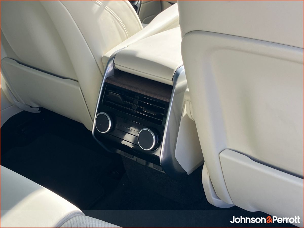 Land Rover Range Rover 3.0 Si4 PHEV 460PS AWD Auto SE (Remainder of Manufacturer Warranty)