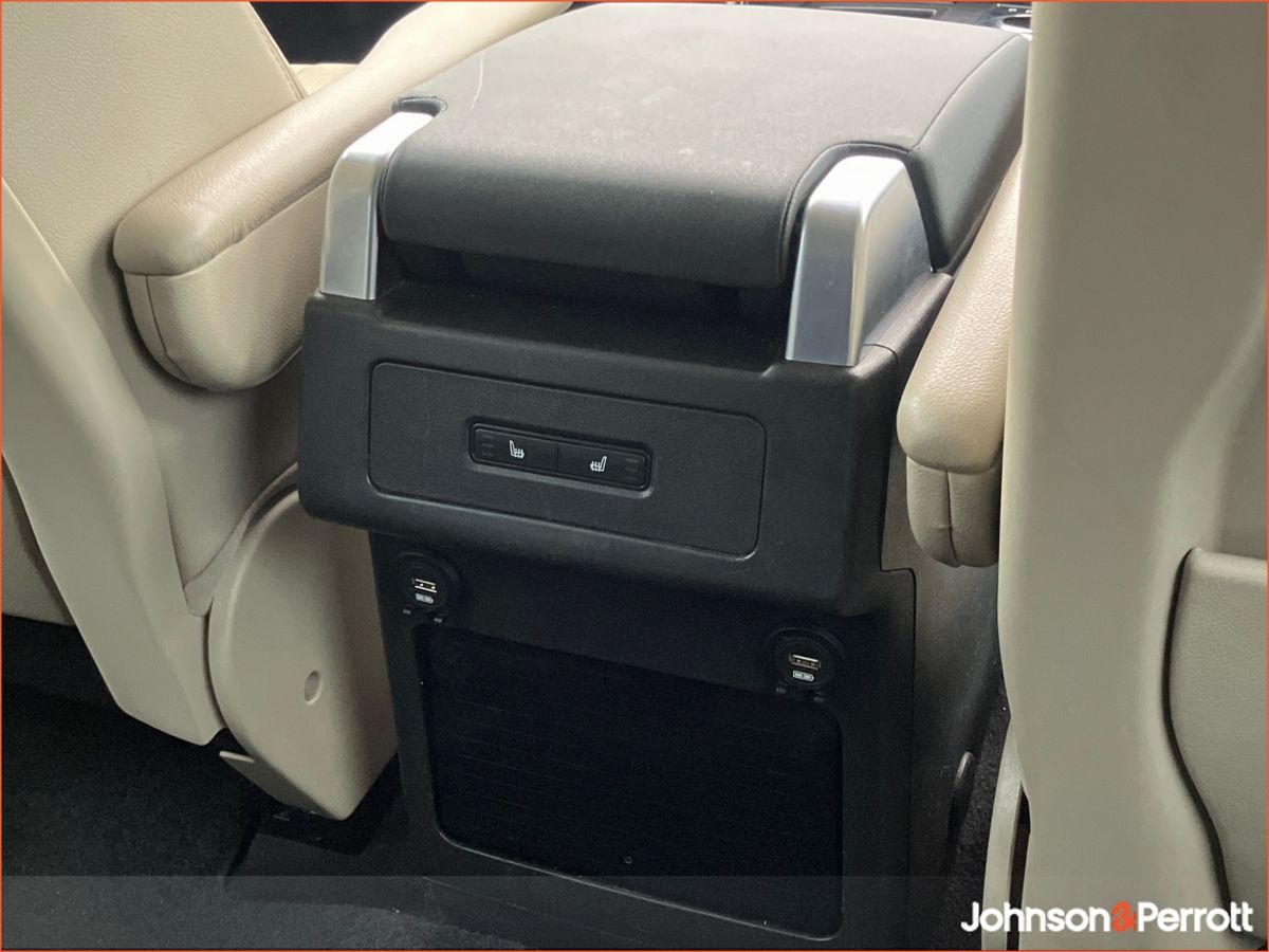 Land Rover Discovery 2.0D SD4 240 PS 4WD Auto SE 7 Seat