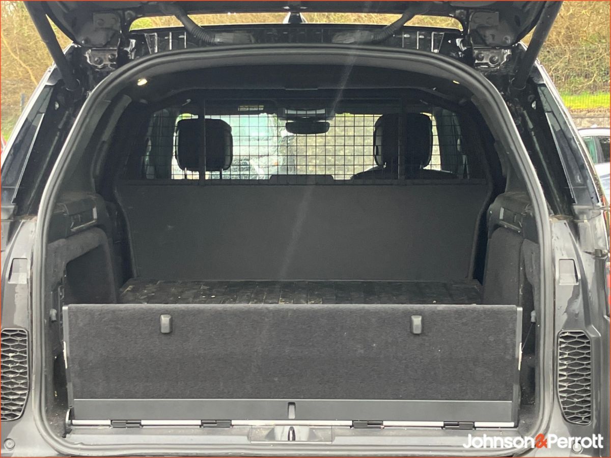 Land Rover Discovery DISCOVERY 3.0 SD6 DYNAMIC H 5 (Price Excludes VAT)