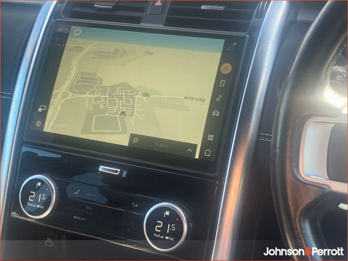 Land Rover Discovery DISCOVERY DISCOVERY 3.0 SD6 R- (Price Excludes VAT)